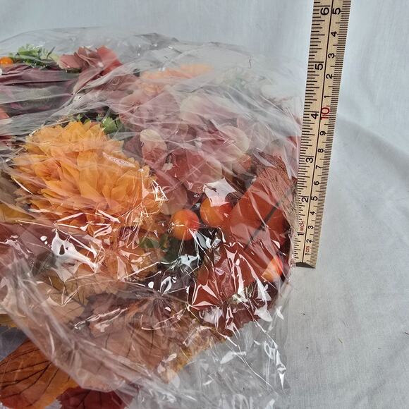 Fall Holiday Wreath 16" x 16" x 3.5" Leaves Pumpkins Floral Artificial New - Picture 12 of 12